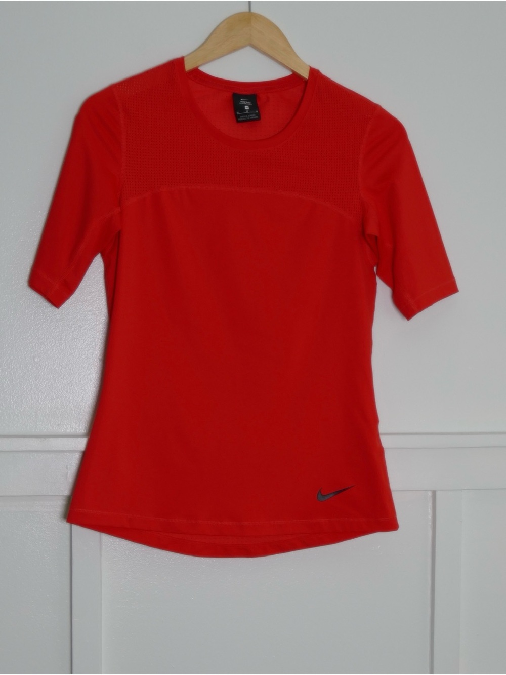 Nike Dri-fit Women’s Orange Athletic Training Top Short sleeve SizeM